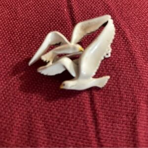 Seagulls decorative lapel pin/ brooch
